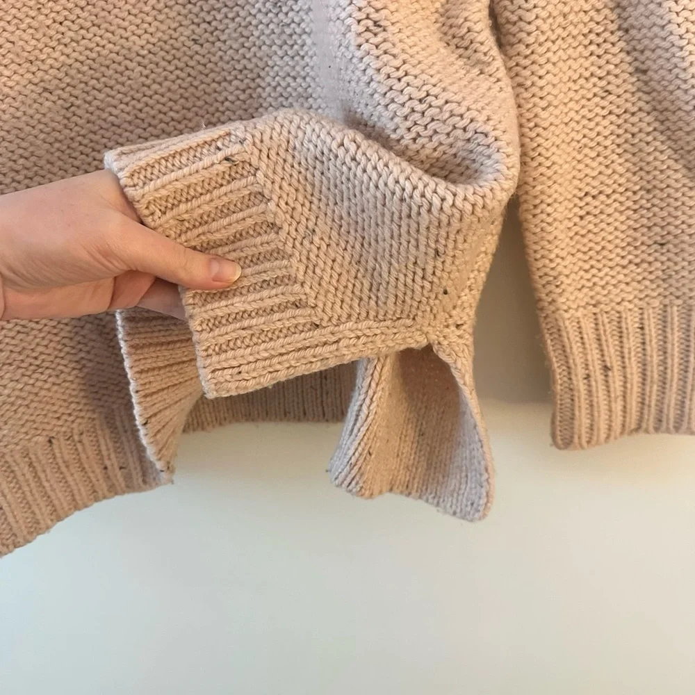 Ann Taylor Chunky Knit Scalloped Pink Sweater